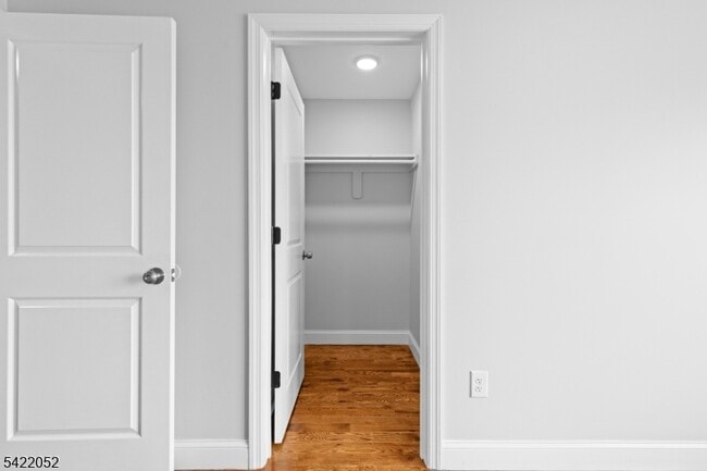 Building Photo - 19 Shaw Ave