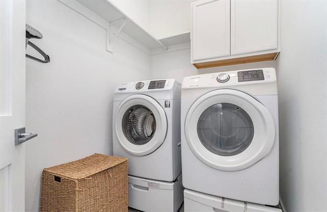 Building Photo - 2239 Lovedale Ave