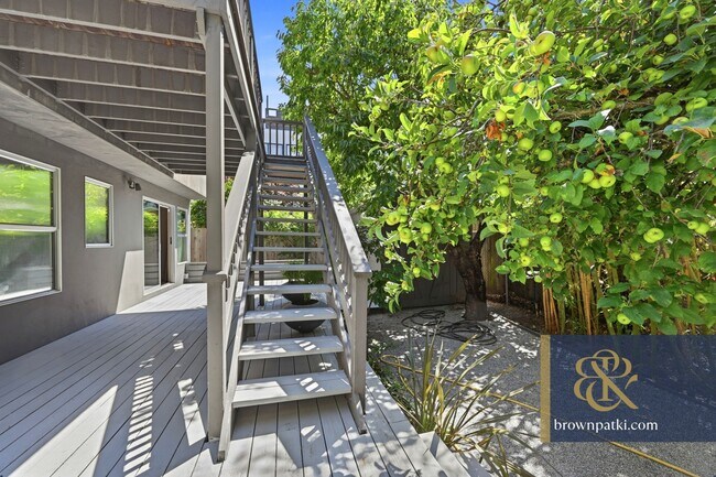 Building Photo - 76 Lapidge St