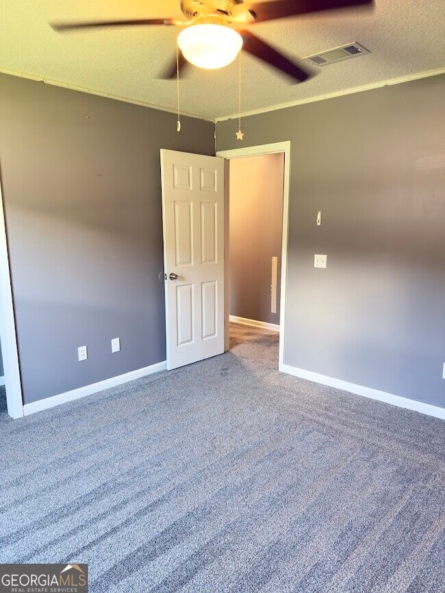 Building Photo - 107 Rising Mist Way