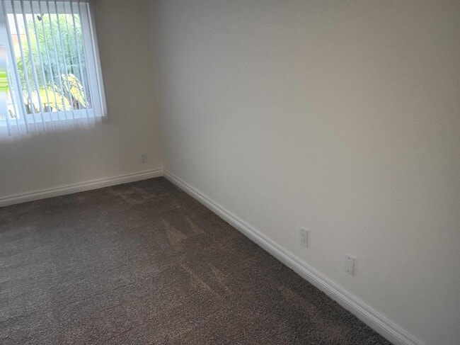 Building Photo - 4901 Heil Ave