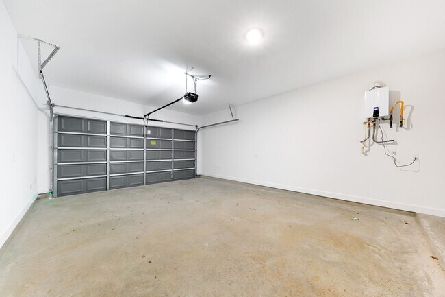 Building Photo - 1127 E 23rd St