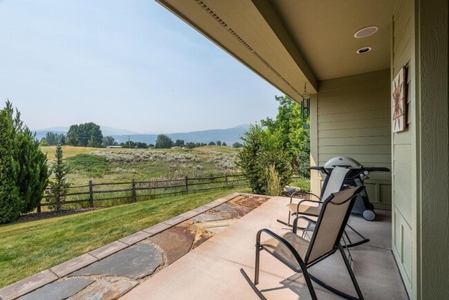 Building Photo - $3,495 / 3 BD House in Ranch Club Neighbor...