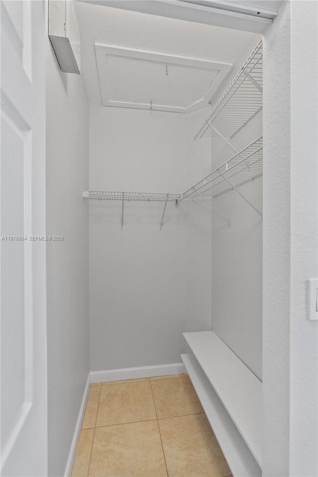 Building Photo - 1655 NE 33rd Rd