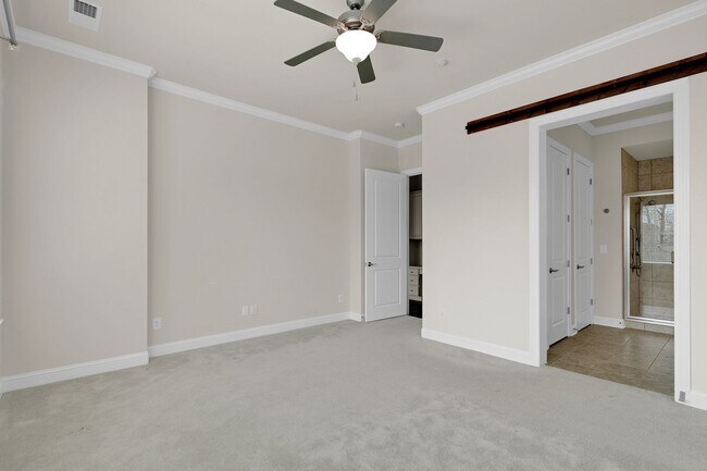 Building Photo - Light, bright, and move-in ready home in the highly sought-after Trilogy at Lake Norman community...