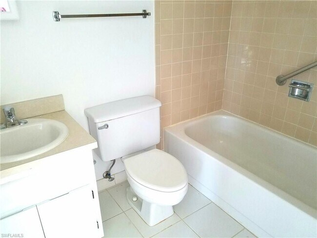 Building Photo - 3625 Boca Ciega Dr