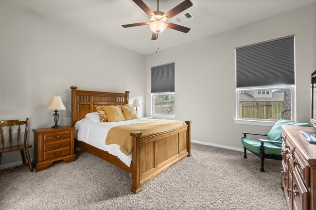 Building Photo - 248 Crest Edge St