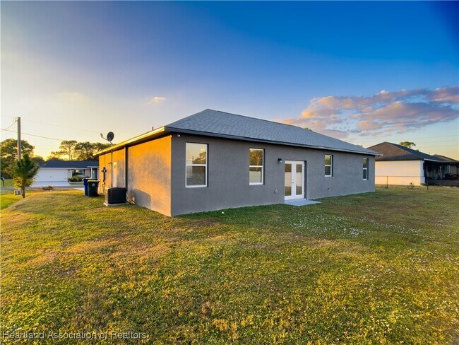 Building Photo - 1456 Kyra Ave