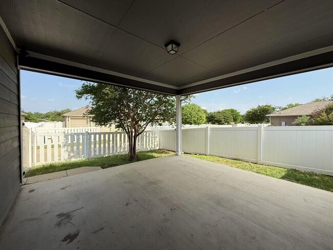 Building Photo - 1604 Colorado Bend Dr