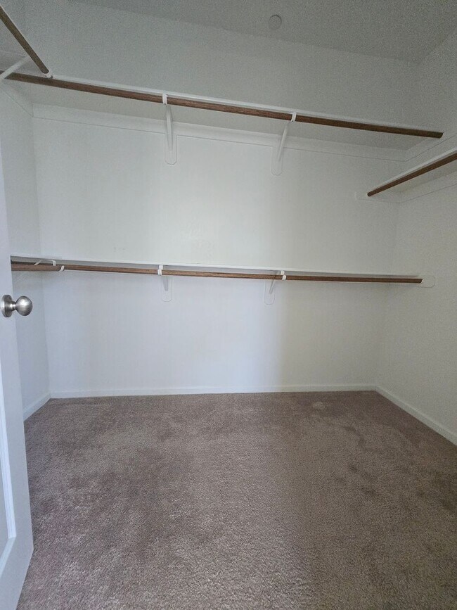 Building Photo - HIGHGATE 3 BED 2 BATH HOUSE RENTAL
