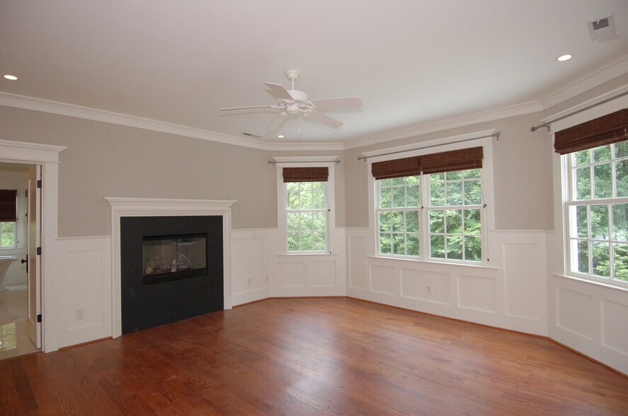 Primary Suite - 1020 Raindipper Dr