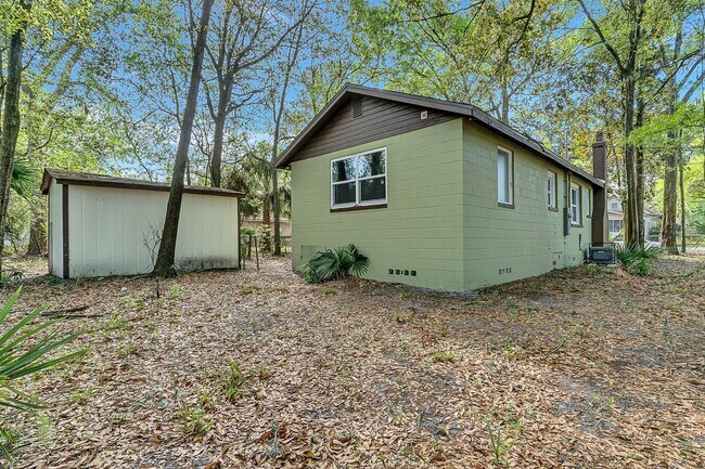 Building Photo - ***TWO WEEKS FREE*** Charming 2BR Home for Rent in Jacksonville