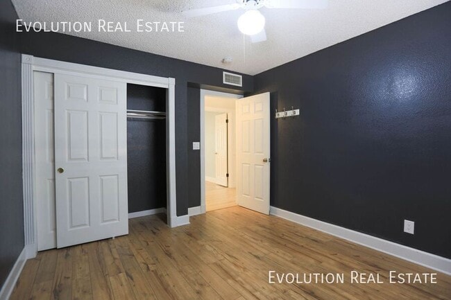 Building Photo - 6443 E Sandra Terrace
