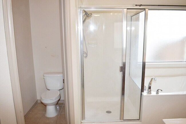 Building Photo - 5212 Grayson Ridge Dr
