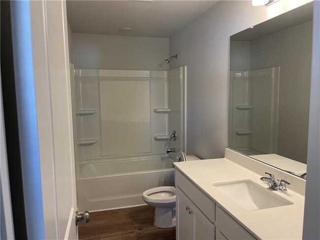 Building Photo - 240 Summerwood Ln