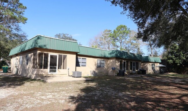 Building Photo - 1011 Hondo Ave