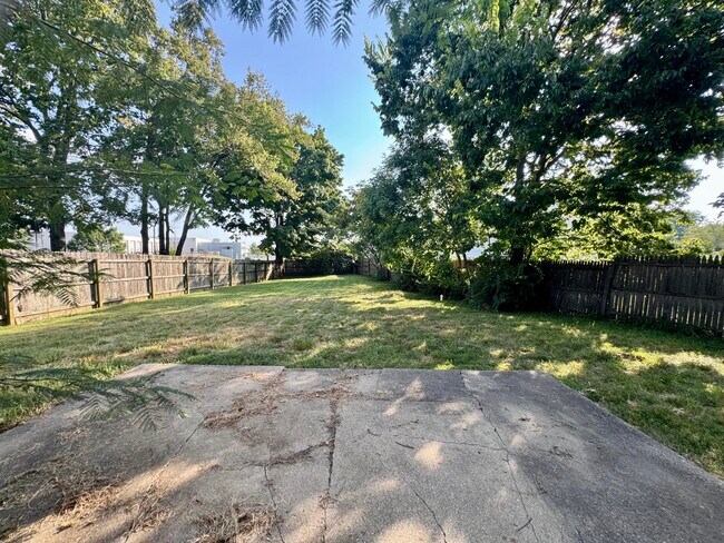 Building Photo - 344 Stonegate Way