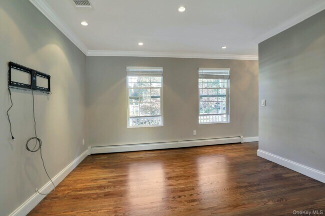 Building Photo - 32 Delamere St