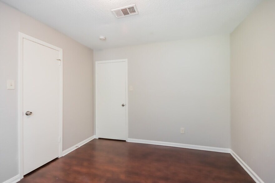 Building Photo - 24715 Sorters Rd
