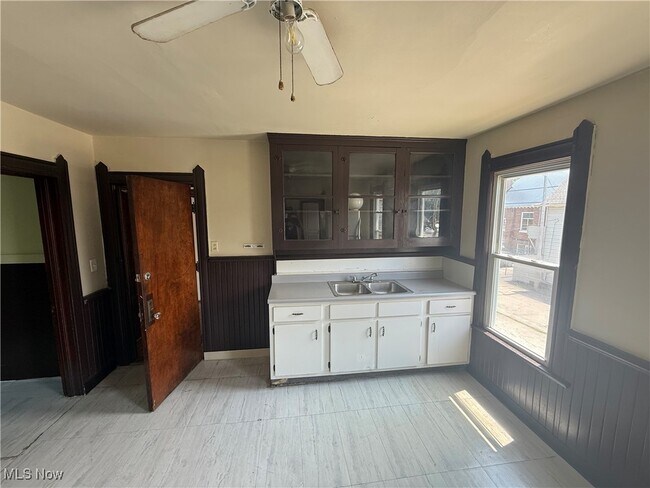 Building Photo - 1355 Addison Rd