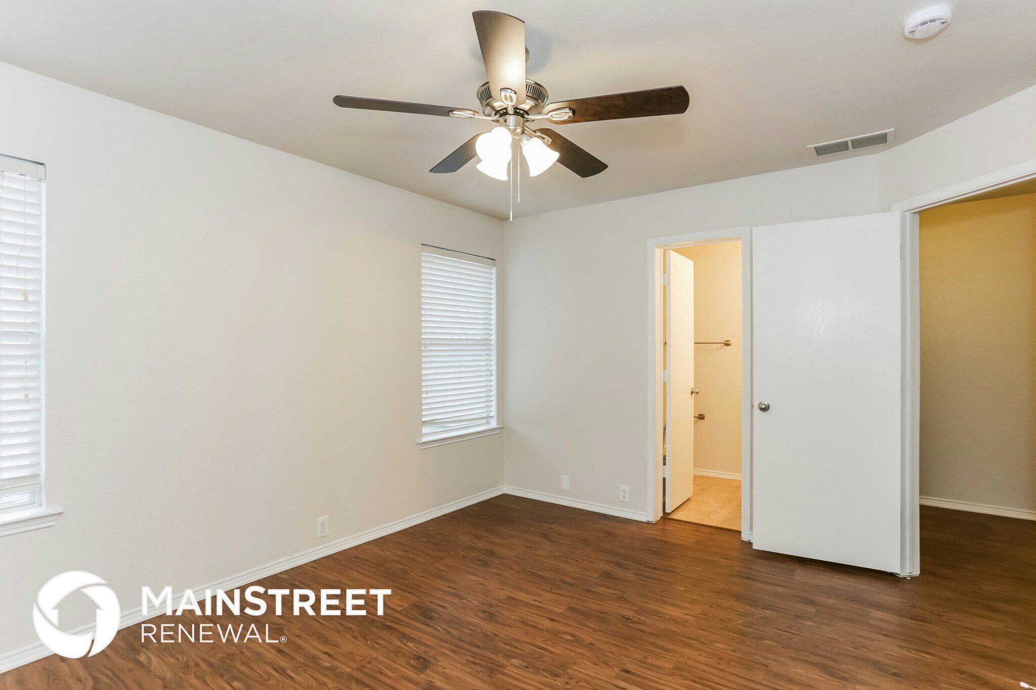 Building Photo - 10620 Astor Dr