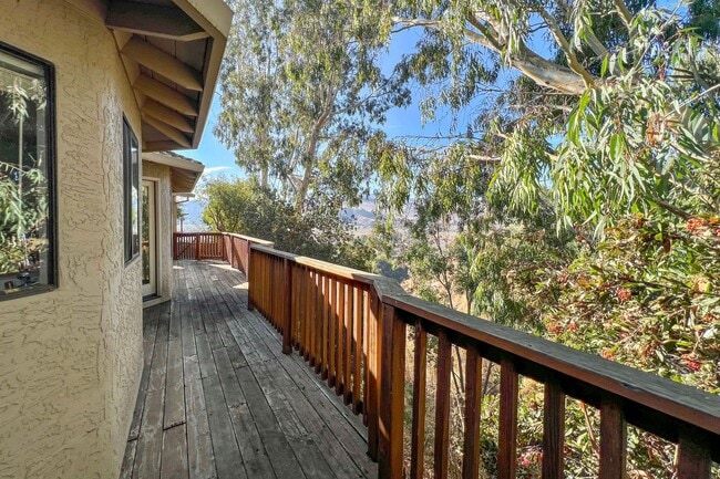 Building Photo - Hollister Home in Ridgemark Gated Community