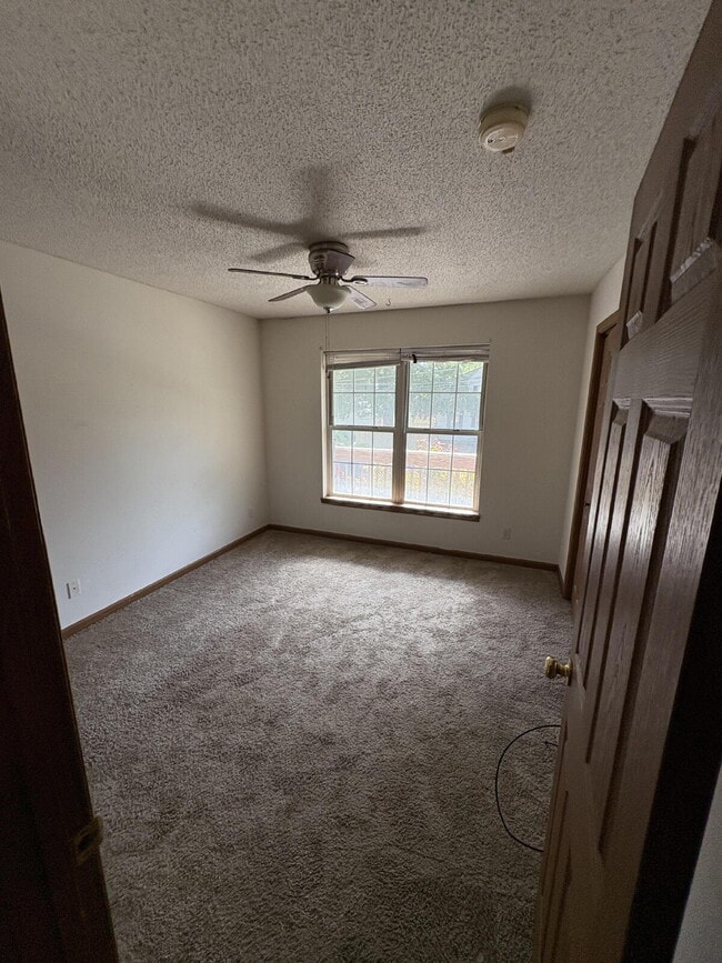Building Photo - 2 Bed 2 Full Bath for Lease!