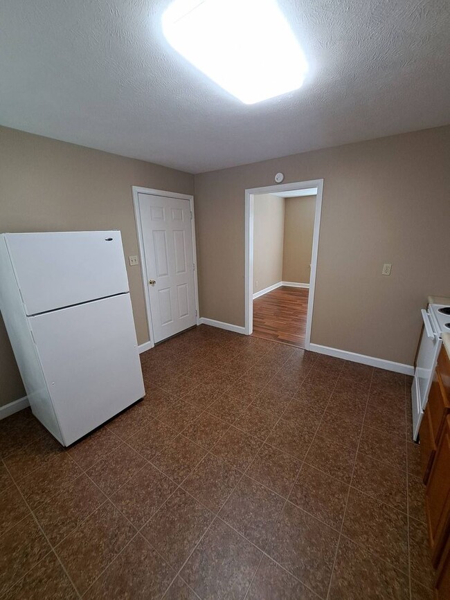 Building Photo - 3 Bedroom 1 bath house in Morristown, TN