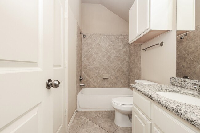 Building Photo - 2919 Chalet Knolls Ln