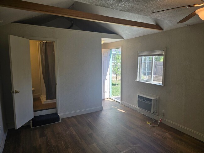 Building Photo - 485 E 1st Ave
