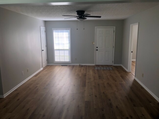 Building Photo - 524 Autumndale Dr