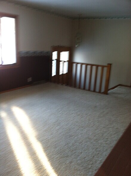 Living Room - 628 Johanna Avenue Southeast