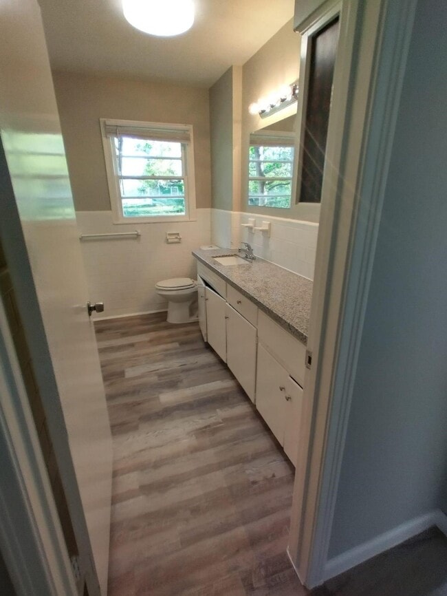 Building Photo - 1220 Walnut St