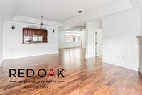 Building Photo - 10640 Woodbridge St