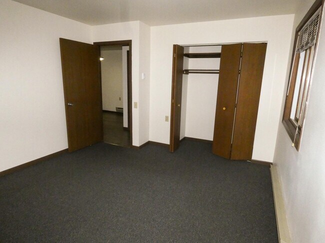 Building Photo - 401 Grant St