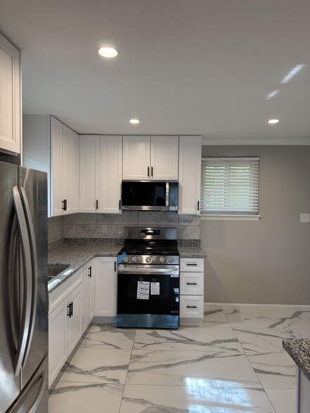 Building Photo - 8113 D'Arcy Rd