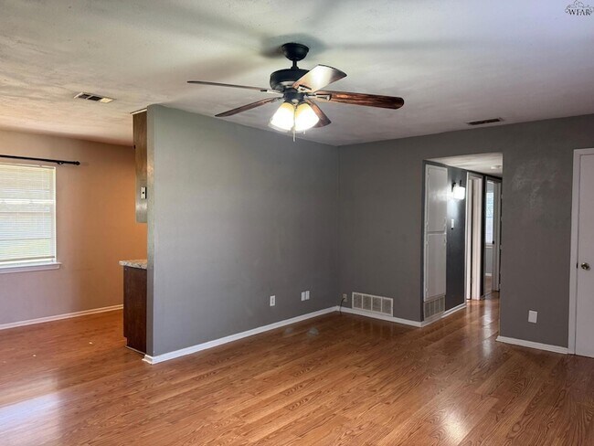 Building Photo - 801 Park Plaza Dr