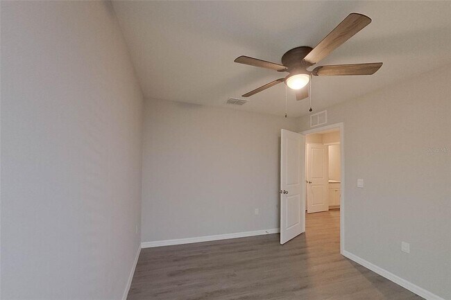 Building Photo - 8710 SW 44th Ct