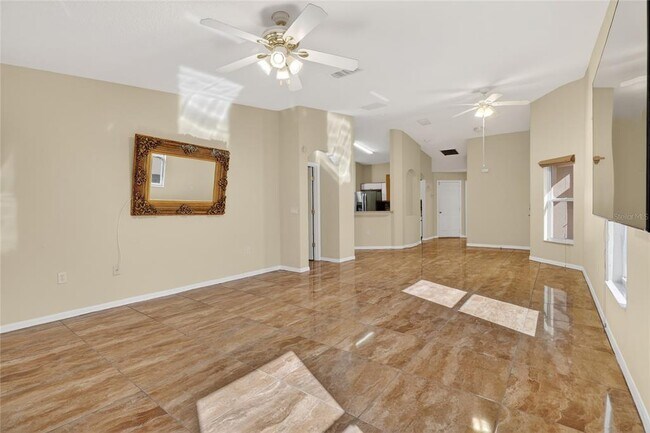 Building Photo - 156 Grand Canal Dr