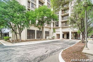 Building Photo - 7701 Wurzbach Rd