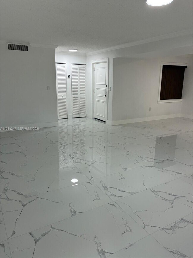 Building Photo - 9040 SW 125th Ave