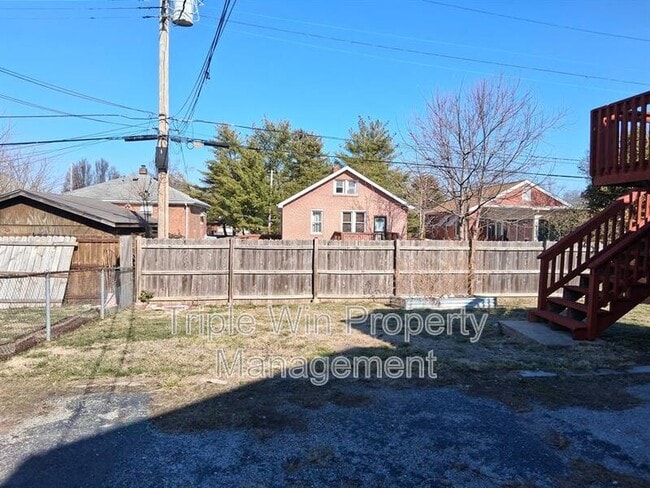 Building Photo - 313 Carthage Ave