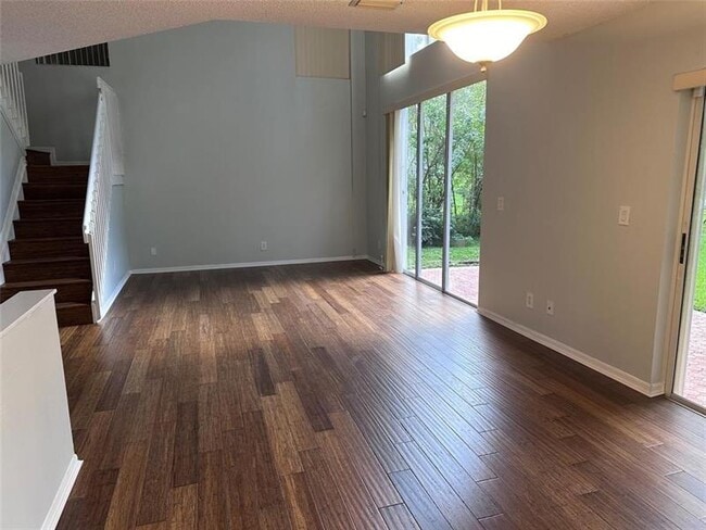 Building Photo - 839 Garnet Cir