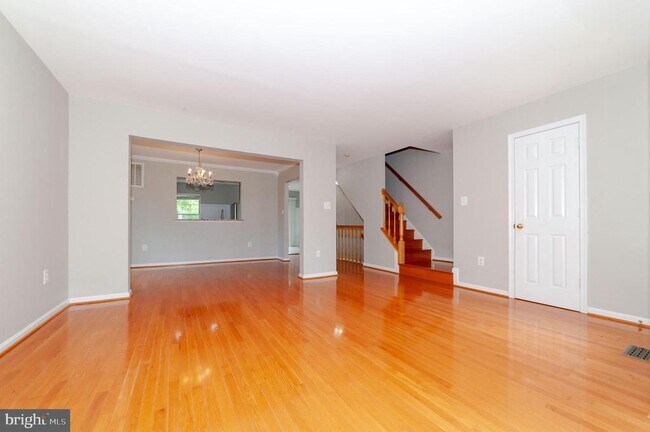 Building Photo - 14724 Stream Pond Dr
