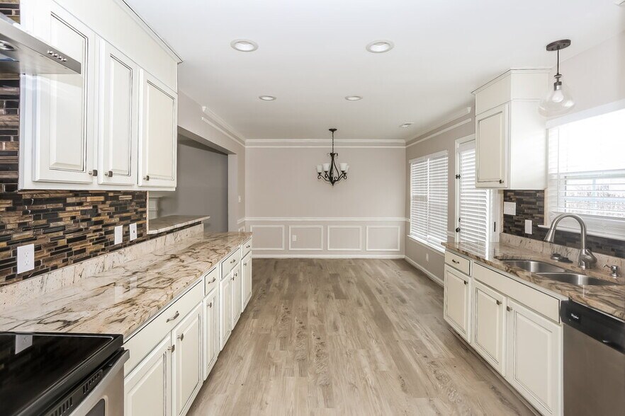 Building Photo - 3620 Luton Ct