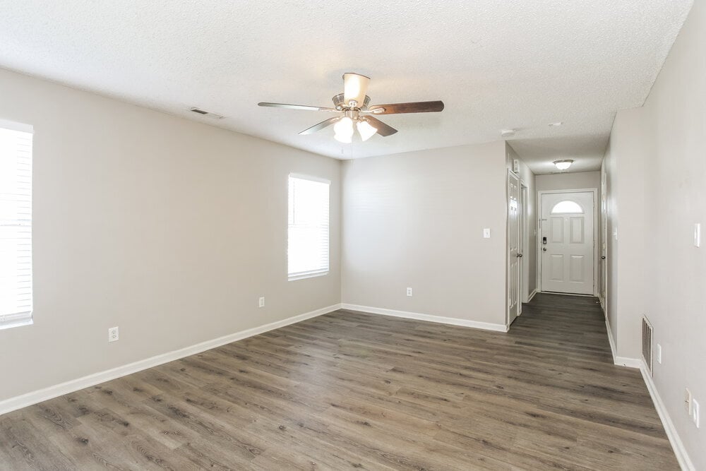 Building Photo - 5558 Wild Horse Dr