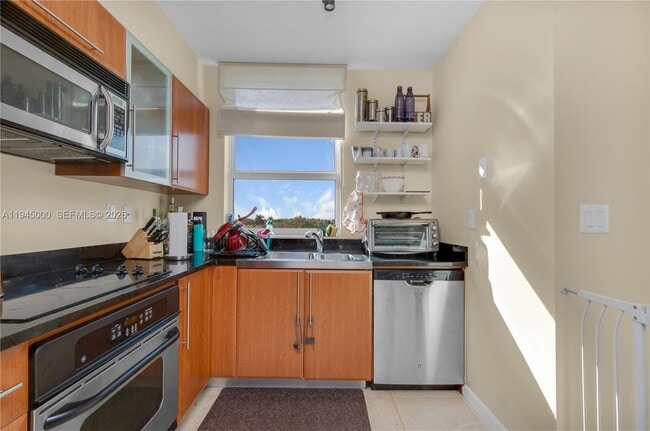 Building Photo - 610 W Las Olas Blvd