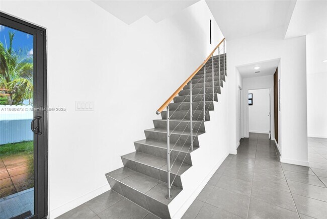 Building Photo - 18750 SW 117th Ave