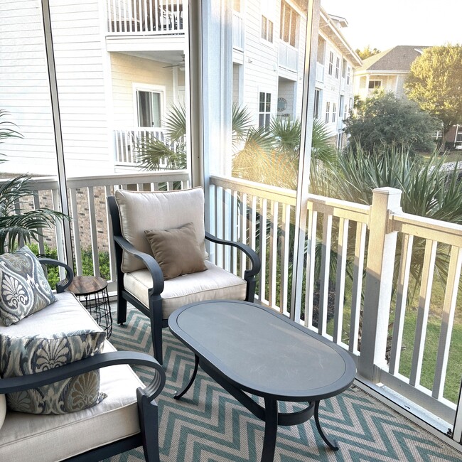 Building Photo - 6253 Catalina Dr