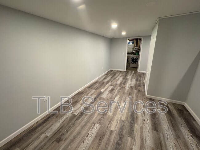 Building Photo - 542 Montdale Rd